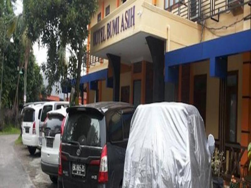 Oyo 1030 Hotel Bumi Asih Medan Exterior photo