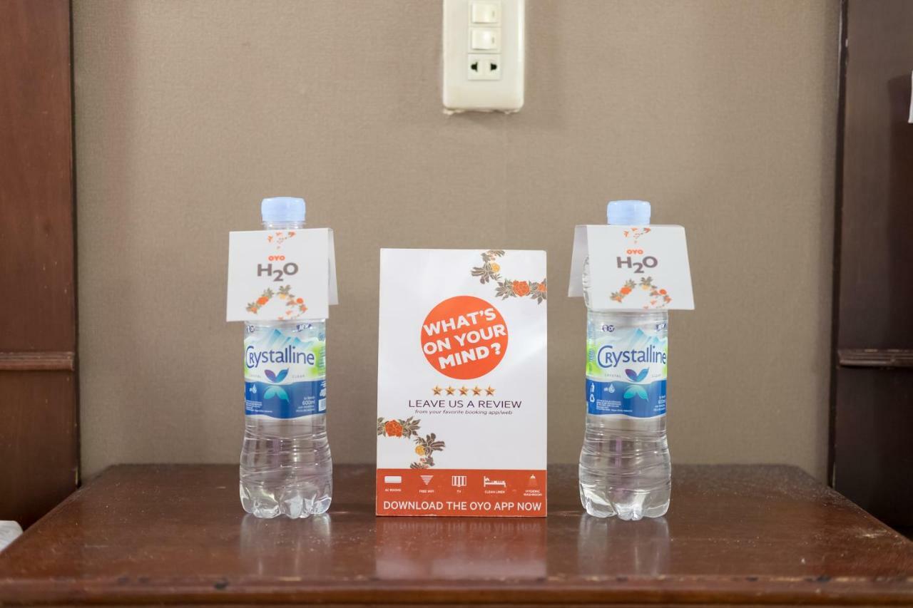 Oyo 1030 Hotel Bumi Asih Medan Exterior photo