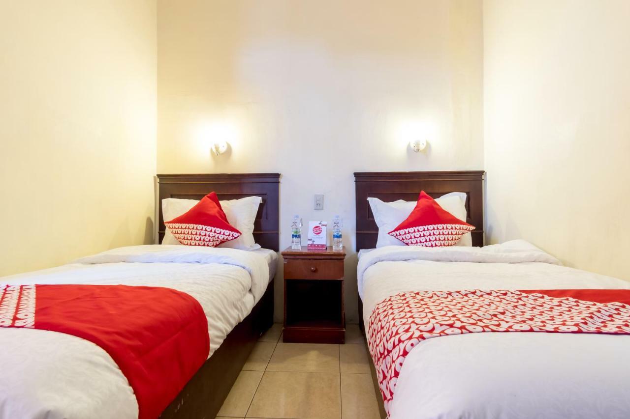 Oyo 1030 Hotel Bumi Asih Medan Exterior photo