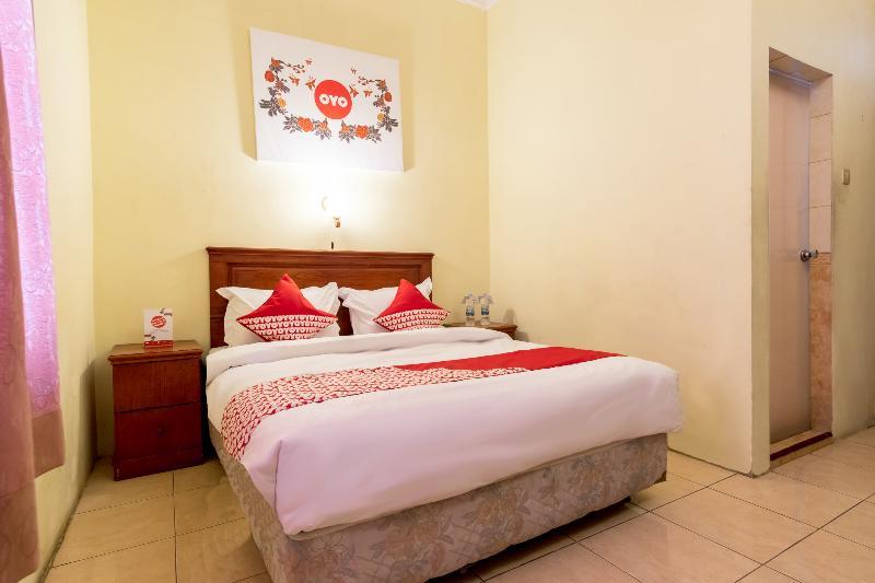 Oyo 1030 Hotel Bumi Asih Medan Exterior photo