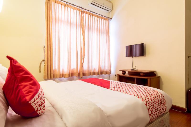 Oyo 1030 Hotel Bumi Asih Medan Exterior photo